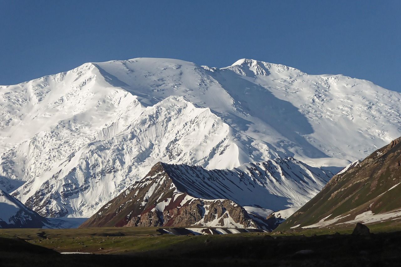 découvrez tout sur les glaciers : formation, importance, impact environnemental et leur rôle essentiel dans l'écosystème mondial.